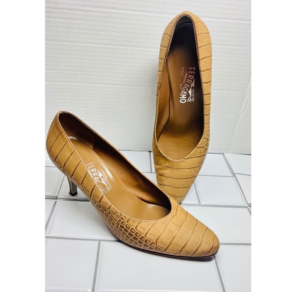 Salvatore Ferragamo Pumps Women 10Tan Croc Embossed Leather Pointed Toe